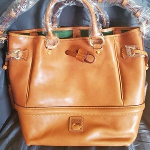 Dooney Bourke 100% brown leather purse